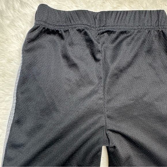 Star Wars Shorts Black, Red, and Grey Size 5 - Picture 15 of 16